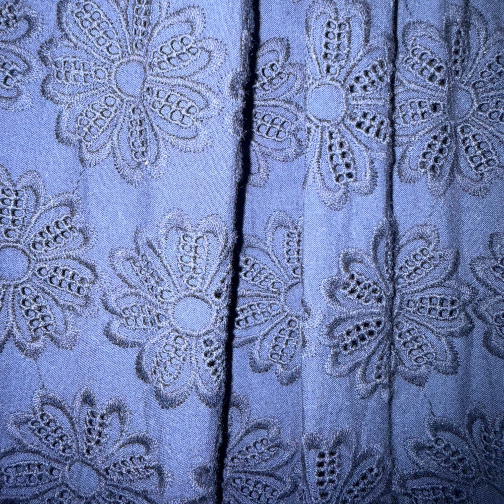 Crown & Ivy Floral Lace Dress in Deep Blue - Picture 3 of 6